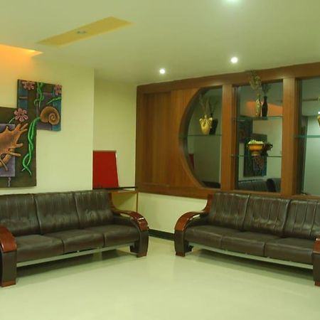 Hotel Sitara Royal Гайдарабад Екстер'єр фото