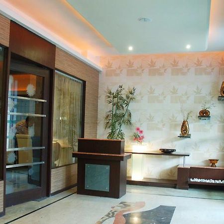 Hotel Sitara Royal Гайдарабад Екстер'єр фото